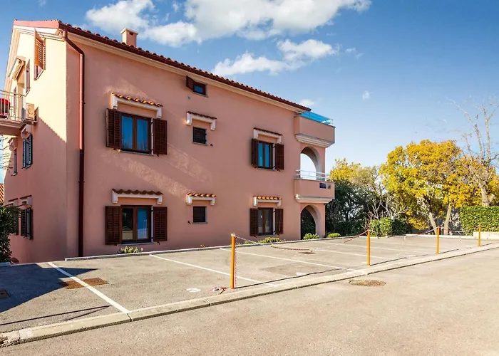 Apartamento Cozy In With Wifi Njivice